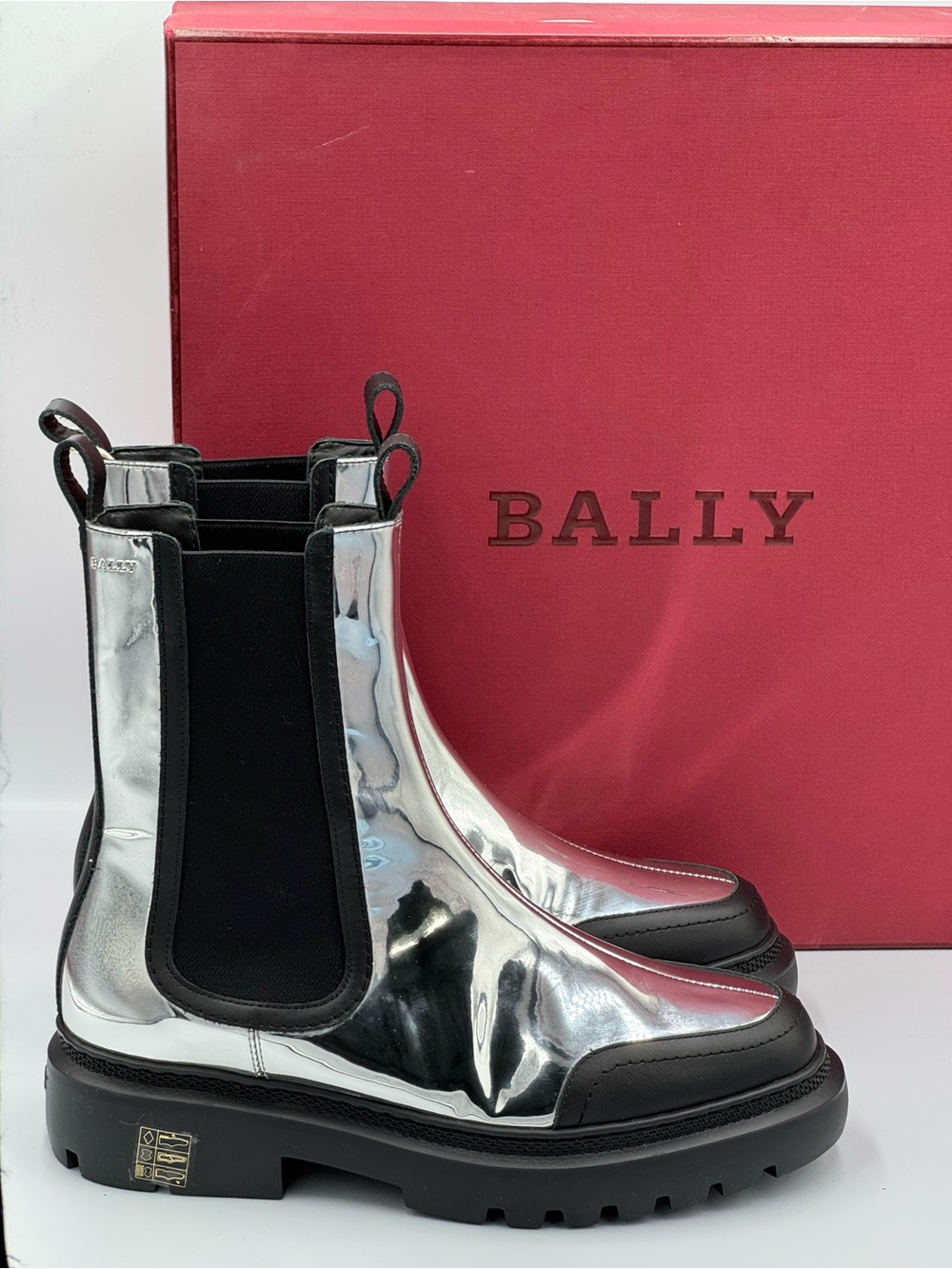 Bally Ginny Metallic Silver Chunky Chelsea Lug Boots Size 8 EU 38.5